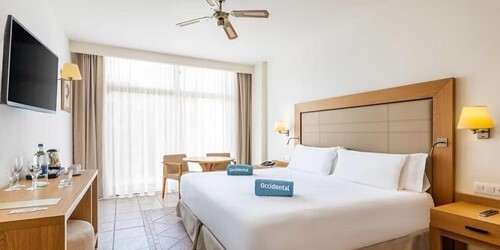 Deluxe Room with Sea View