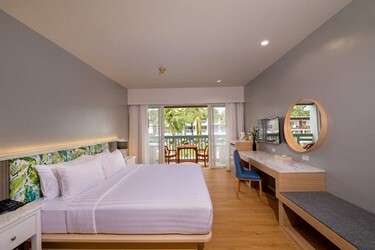 Deluxe Garden With Balcony
