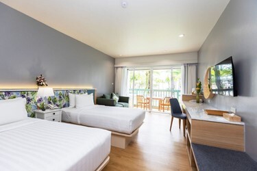 Deluxe Garden With Balcony