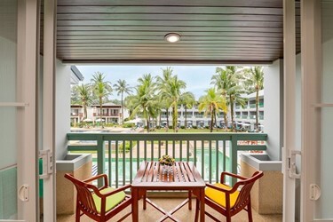 Deluxe Garden With Balcony