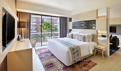 Suite with Pool View
