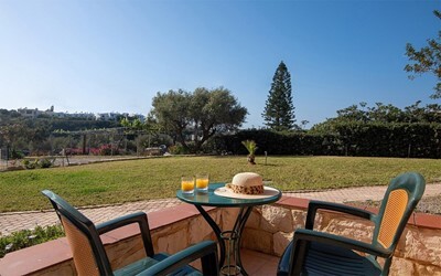 1-Bedroom Apartment with Garden or Pool View A/C
