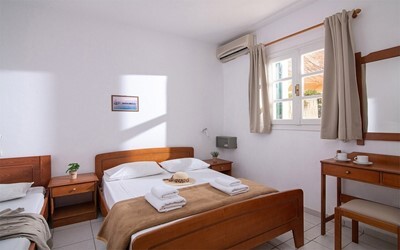 1-Bedroom Apartment with Garden or Pool View A/C
