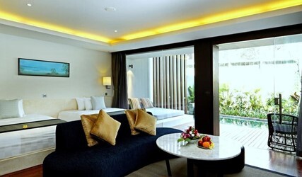 Pool Suite