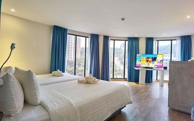 Business Curve Room