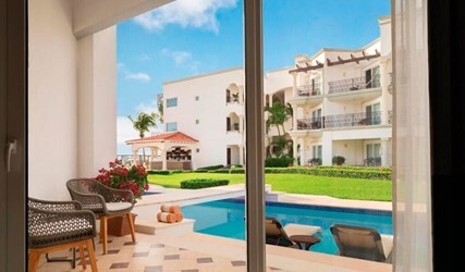 Junior Suite Swim-Up
