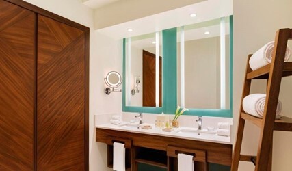 Junior Suite Swim-Up