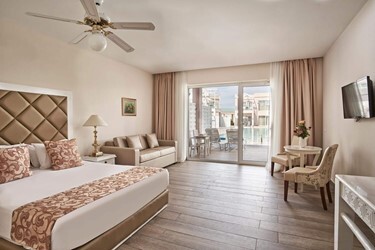 Double Room Superior Swim Up