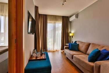 1 Bedroom Apartment Sea View