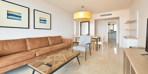 3 Bedroom Apartment Sea View