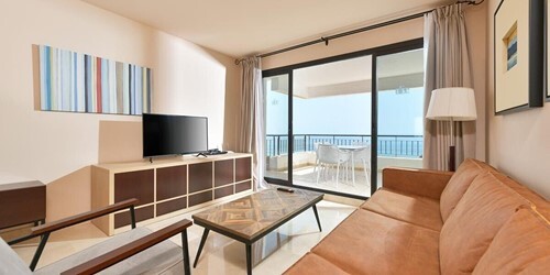 3 Bedroom Apartment Sea View