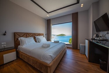 King Suite Sea View