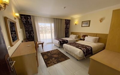 Family Suite Pool View Room 