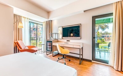 Club Standard Garden Up Room