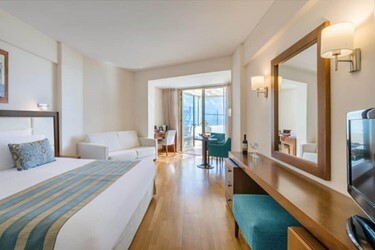 Mini Suite Private Jacuzzi Side Sea View