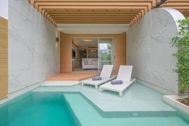 Pool Access Room