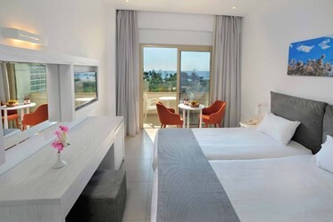 Superior Twin Room Inland View