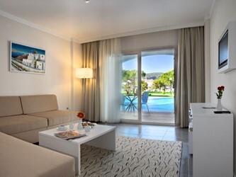 Select Family Pool