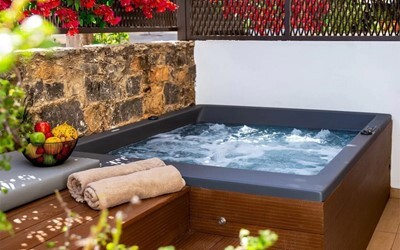 Urban junior suite with plunge pool