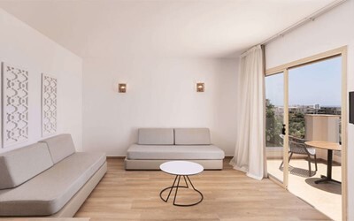 One Bedroom Apartment Side Sea View