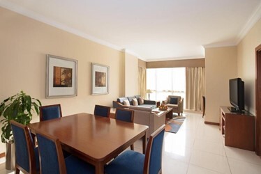 City view two bedroom suite – king bed and twins
