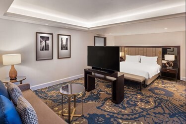 Suite with Lounge Access and Balcony