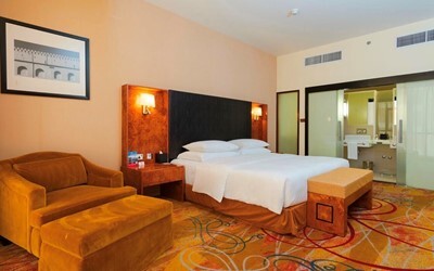Executive Deluxe Suite