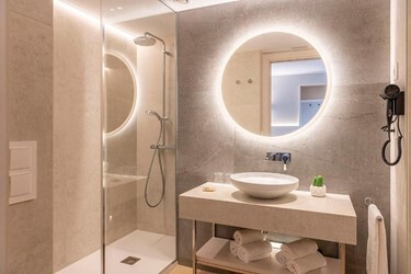 Suite room