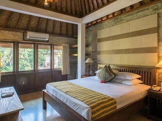 RIVER VILLA