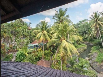 RIVER VILLA