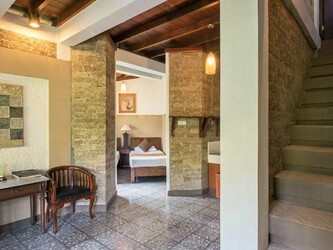 RIVER VILLA