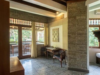 RIVER VILLA