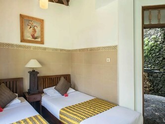 RIVER VILLA