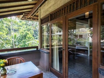 RIVER VILLA