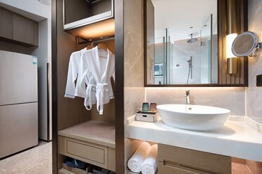 One King One Single Bed Suite with Ocean View