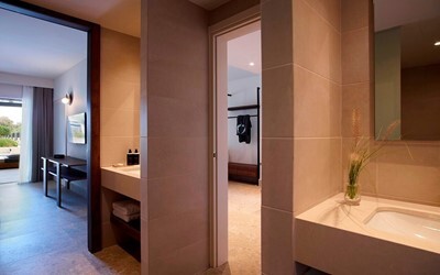 Galaxy One Bedroom Suite Private Pool GV