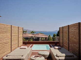 Double Bungalow Room Sea View Outdoor Whirlpool
