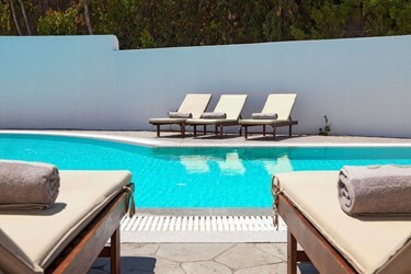 Twin Room Exclusive Sharing Pool with Sea View