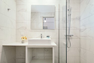 Double Room Promo