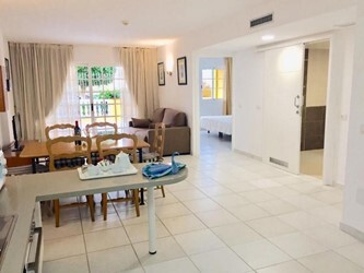Two-Bedroom Apartment garden views - Dissability Acces