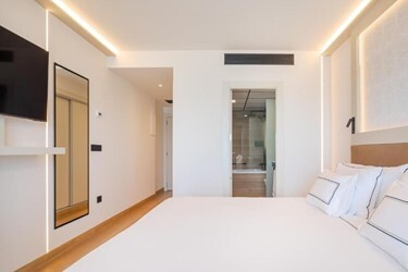 Supreme Room