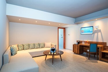 Superior Suite Sea View Private Pool