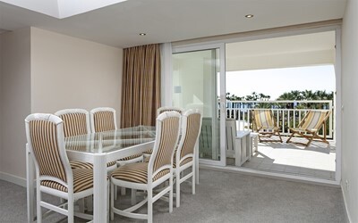 Hotel Suite Room