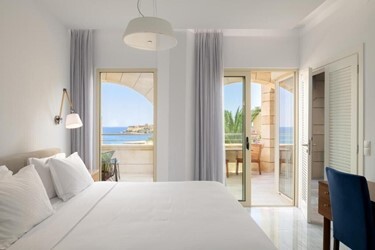 Grand Suite with Jacuzzi and Sauna