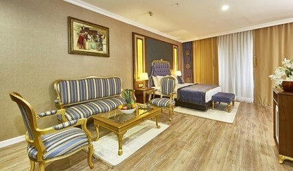Deluxe Family Suite 