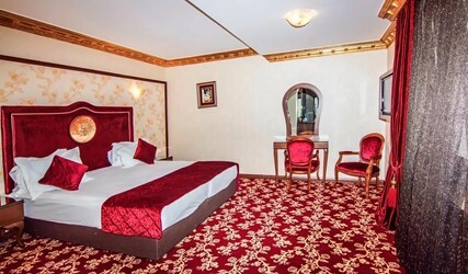Deluxe Queen Room
