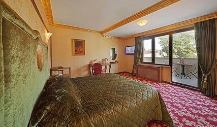 Deluxe Queen Room