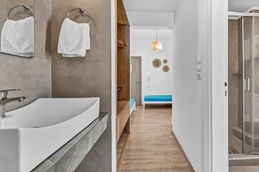 Family 1 Bedroom & Living Room Sea View A/C