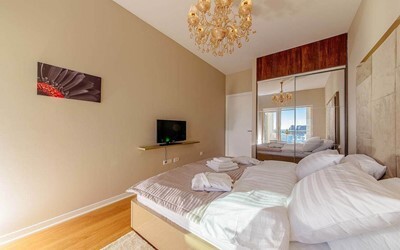 LUX APP 3 BED ROOM SV