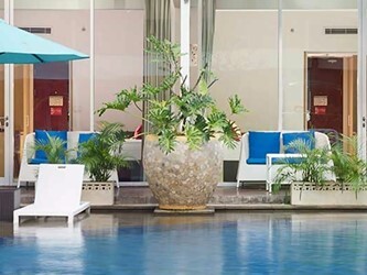 Deluxe Pool Access